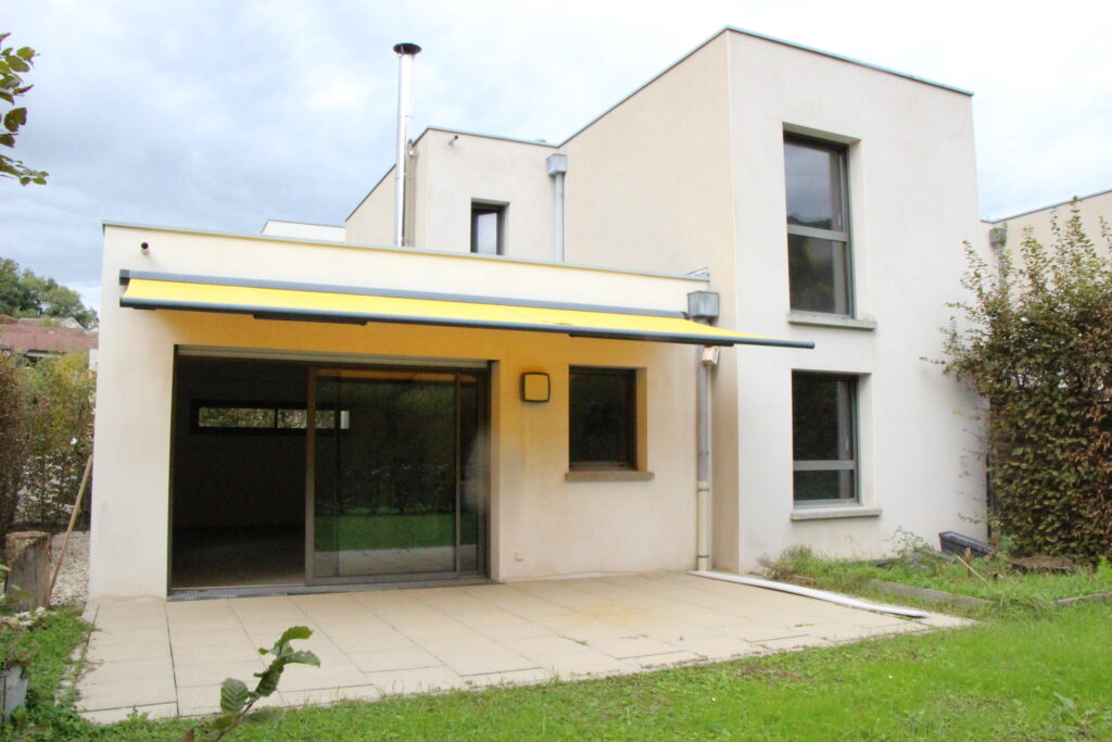 BESANCON 349000€